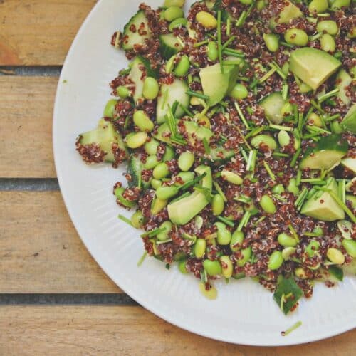 Avokadosalat med edamamebønner og quinoa - Opskrift på avocadosalat