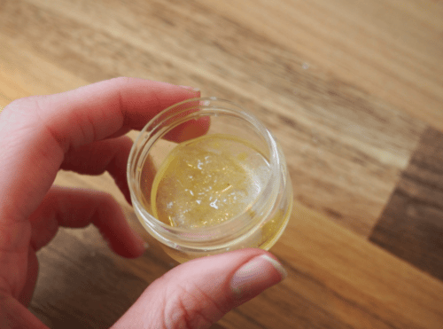 Hjemmelavet læbescrub DIY - Opskrift med blot tre ingredienser
