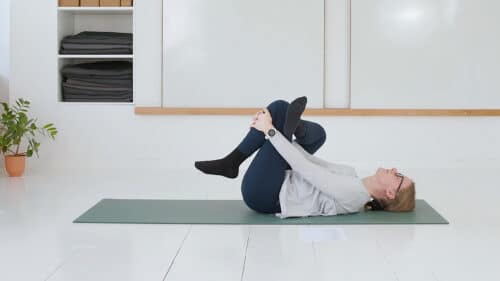 Cathrine underviser Yoga mod iskiassmerter online