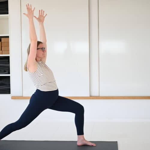 Cathrine underviser yoga online
