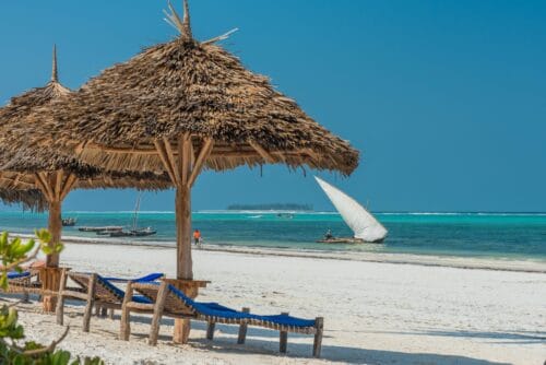 Stranden ved yoga resort på Zanzibar