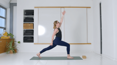 Styrkende helkropsflow (45 min.) - Styrkende yoga for hele kroppen