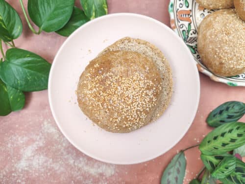 Hjemmebagt burgerboller med grahamsmel