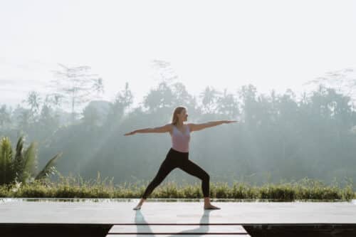 Genskab harmoni i krop og sind med yogaøvelser og pranayama