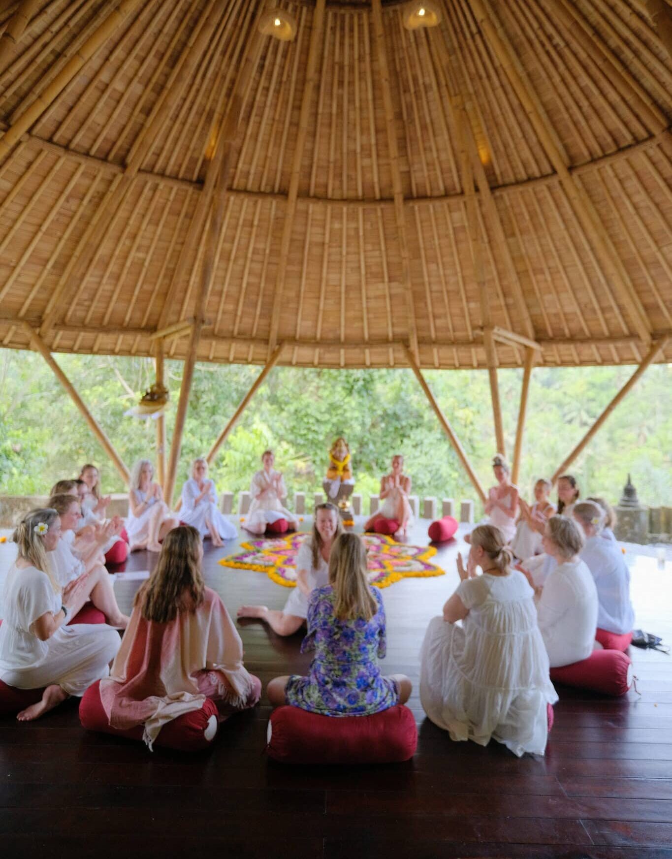 Yoga uddannelse Bali - 200 timer yogalæreruddannelse på Bali